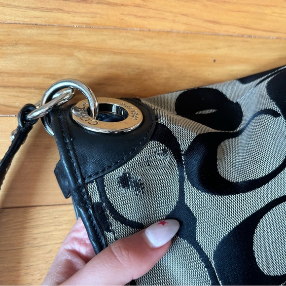 Coach Black and Gray Signature Shoulder Bag - Picture 4 of 7